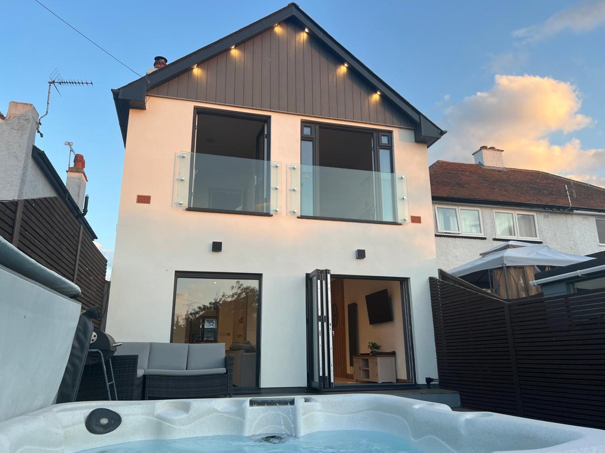 Broadway Beach Home With Hot Tub Herne Bay Eksteriør bilde