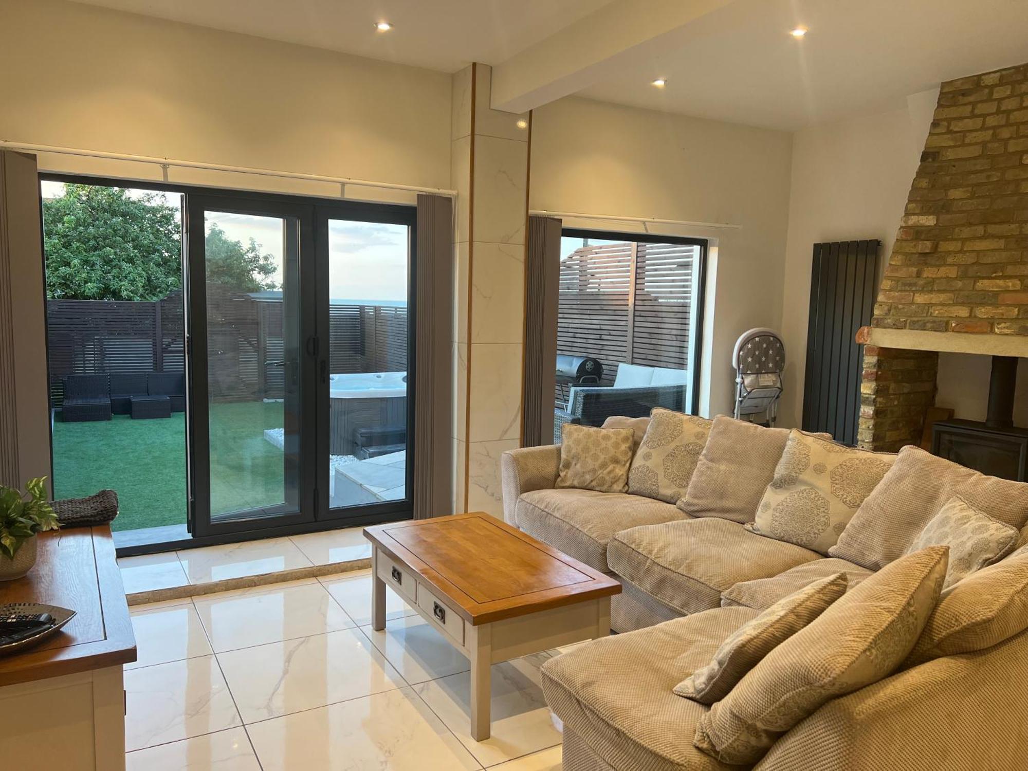 Broadway Beach Home With Hot Tub Herne Bay Eksteriør bilde