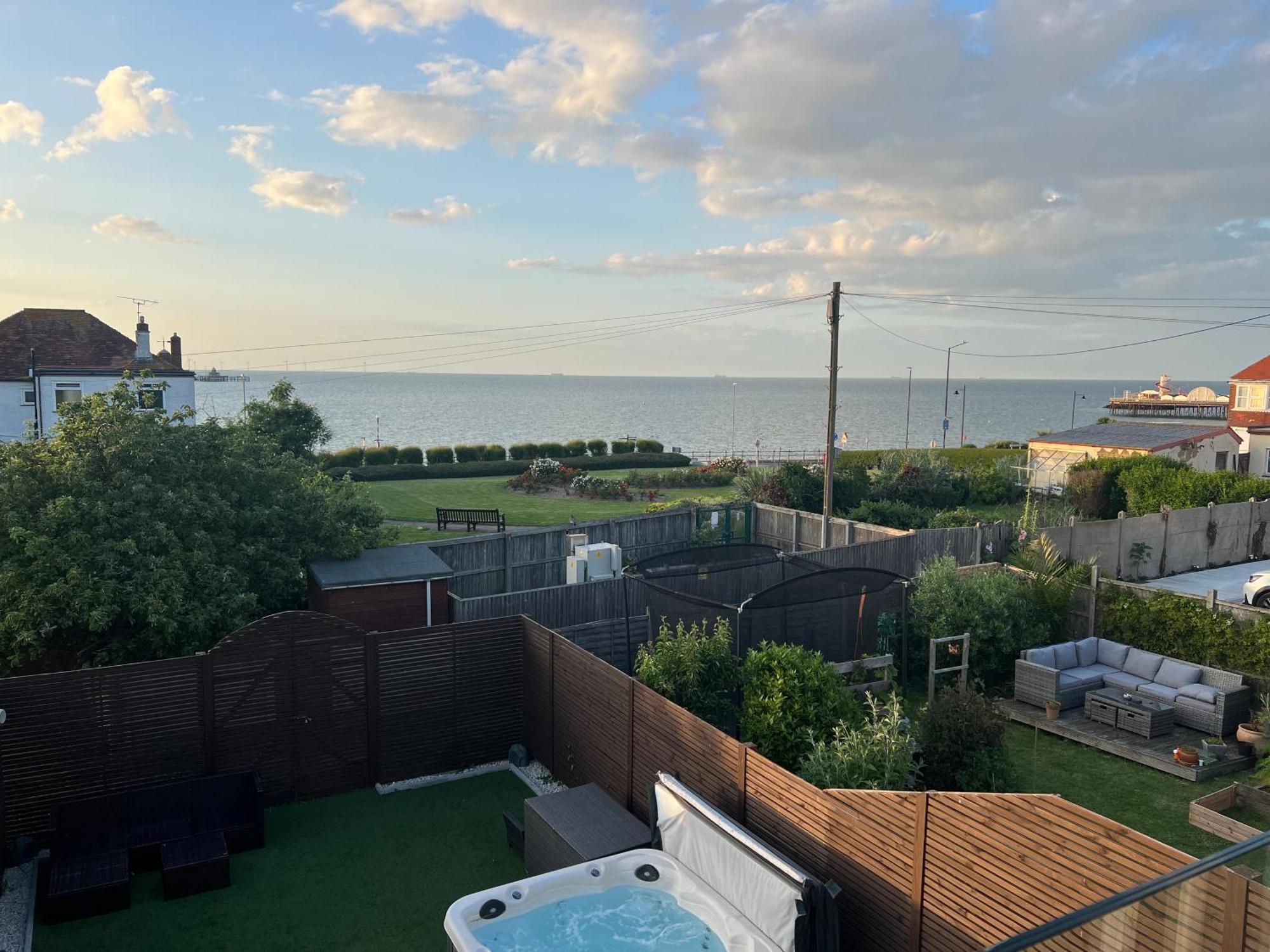 Broadway Beach Home With Hot Tub Herne Bay Eksteriør bilde