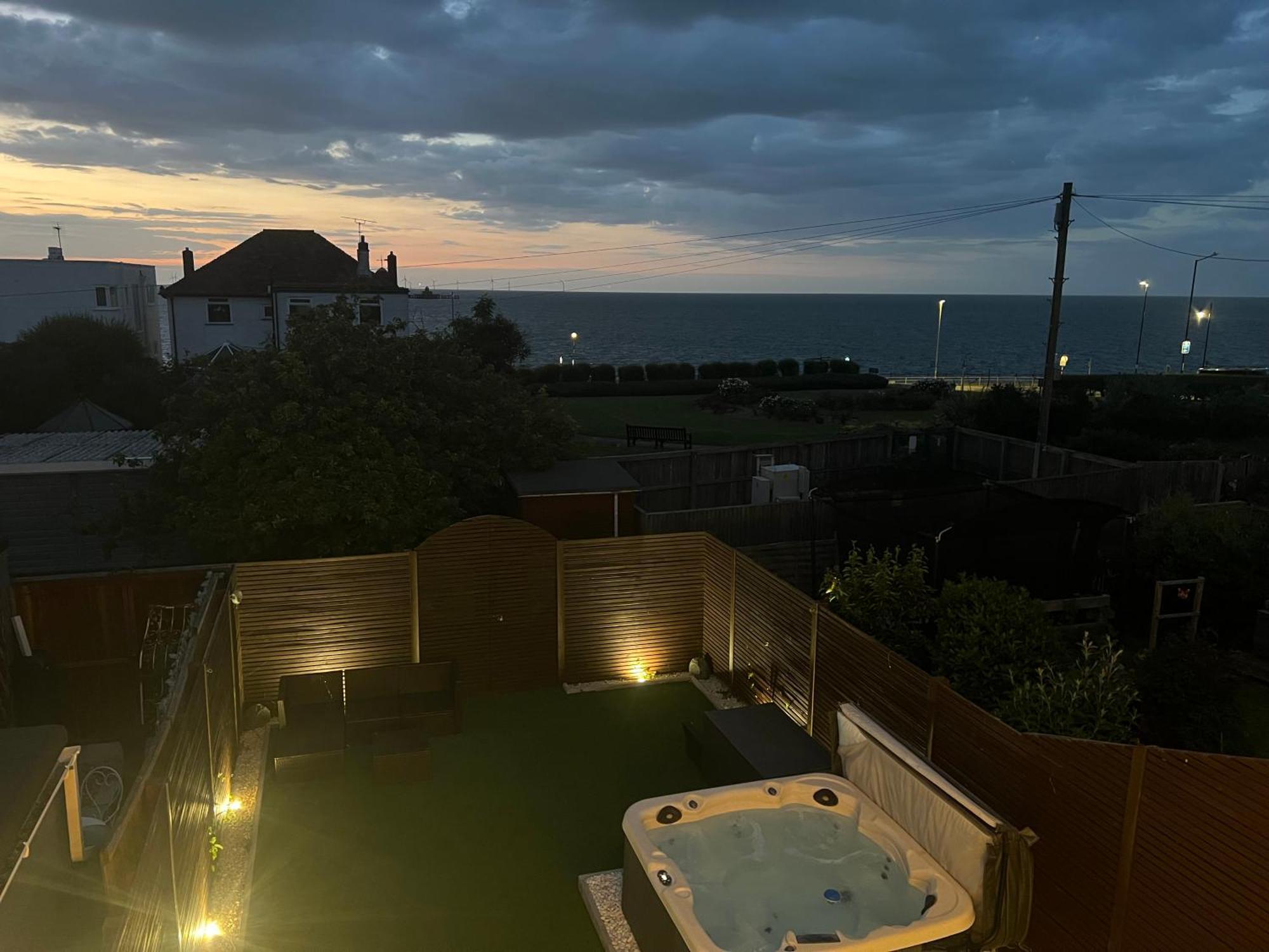 Broadway Beach Home With Hot Tub Herne Bay Eksteriør bilde